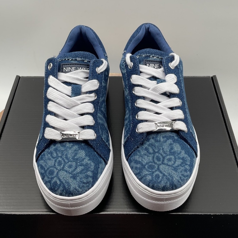 Nine West Gatspy Womens Blue Denim Floral Platform Sneakers WNGATSPY7 Size 5M
